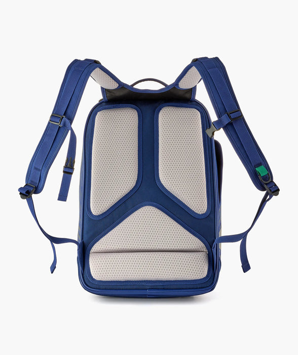 Padded mesh back and adjustable straps on Yonex BA02612V backpack